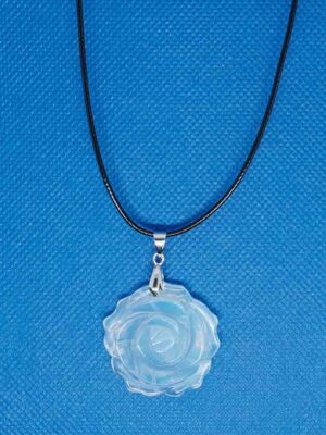 Necklace Rose 33mm Opalite