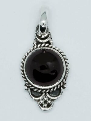 Silver Pendant Garnet 10x10 mm