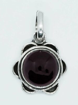 Silver Pendant Garnet 10x10 mm
