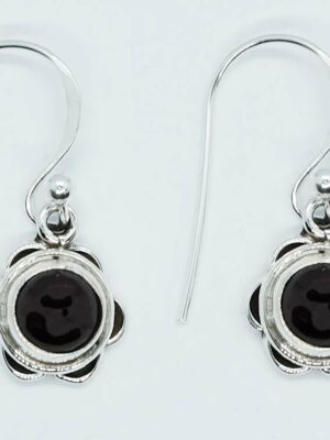Silver Earring Round Garnet