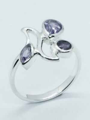 Silver Ring Leaves Cut Amethyst