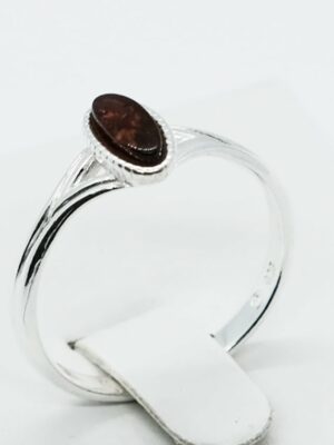 Silver Amber Ring Oval 2.1g