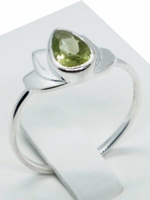Silver Ring Cut Peridot Lotus