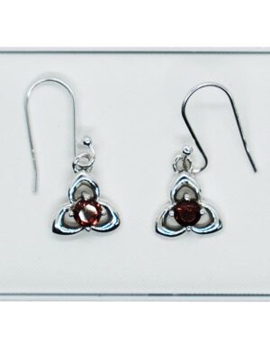 Silver Earring Triquatra Garnet