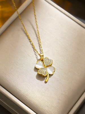 Necklace Stainless Steel Clover