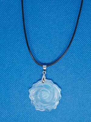 Necklace Rose 33mm Opalite