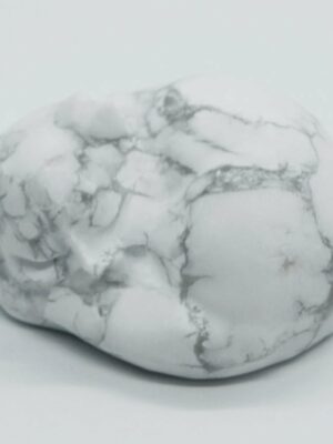 Cat 40mm Sleeping Howlite