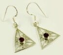 Silver Earring Garnet Cut