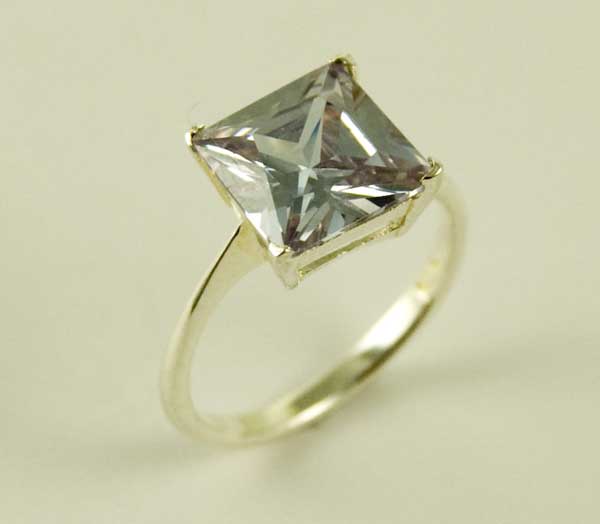 Ring Silver Square Lilac CZ W10.5mm