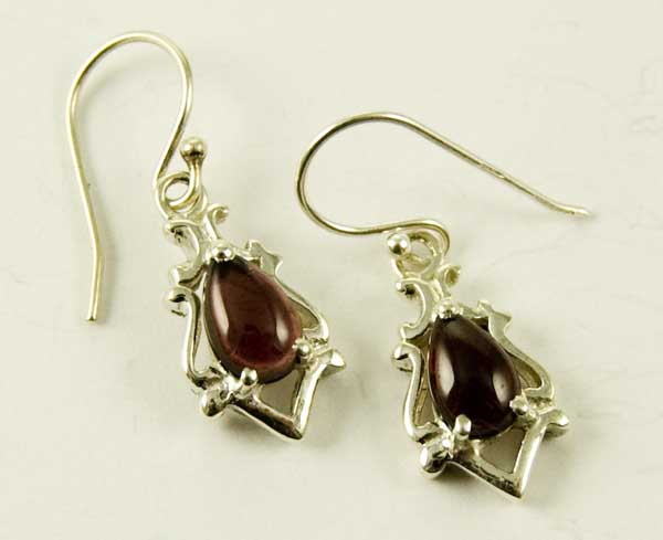 Silver Earring Garnet Tear D