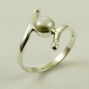 Ring Silver Swirly With Round Pearl Stone