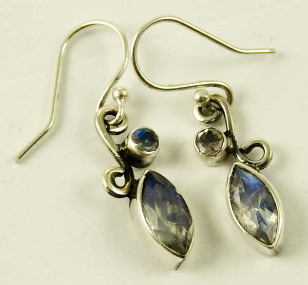 Silver Earring Oval Pointed