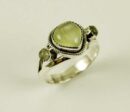 Ring Triple Peridot Stone