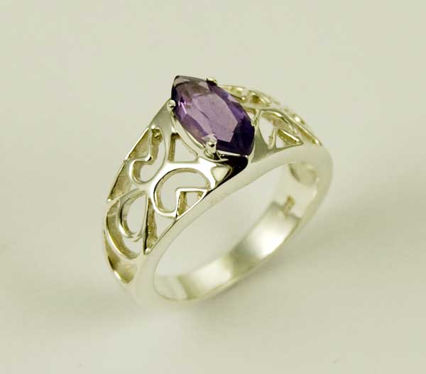 Ring Silver Amethyst Cut Sides